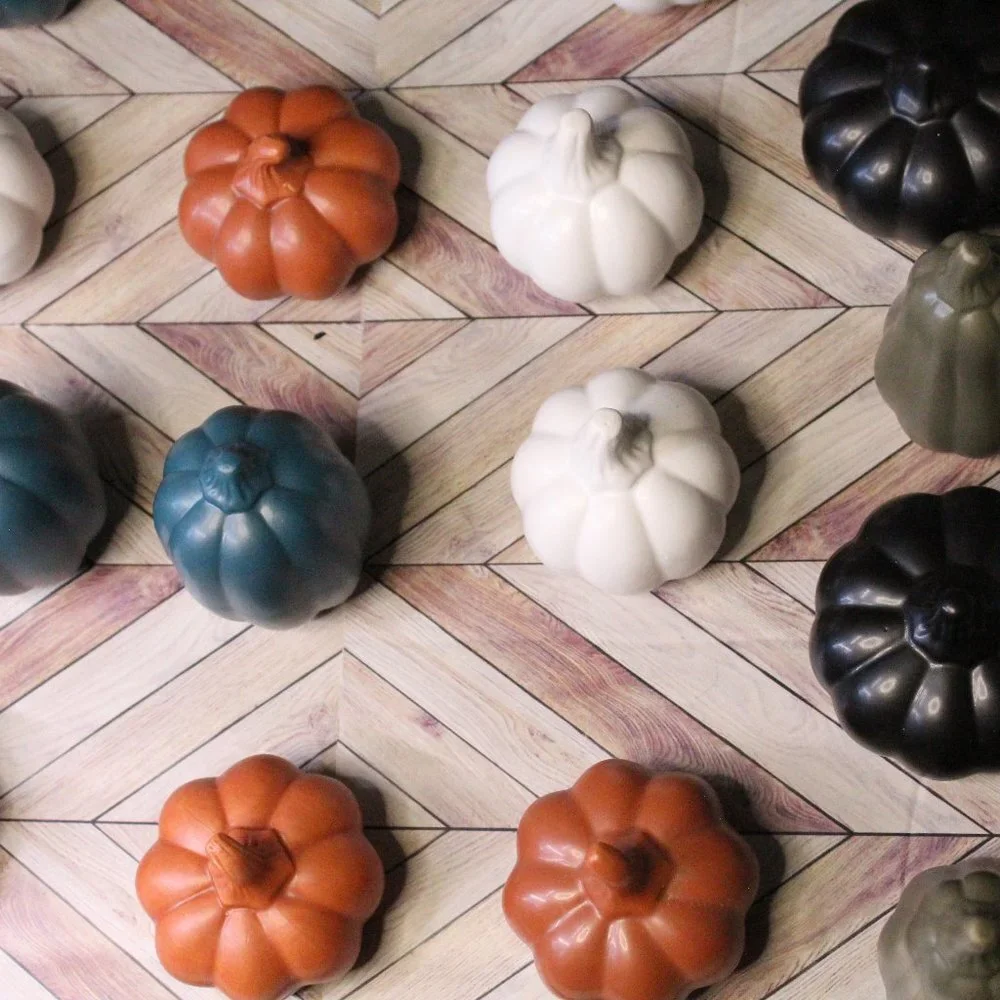 Small Festive Pumpkin Decor Set - Multicolor